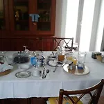 En לינה וארוחת בוקר 4*